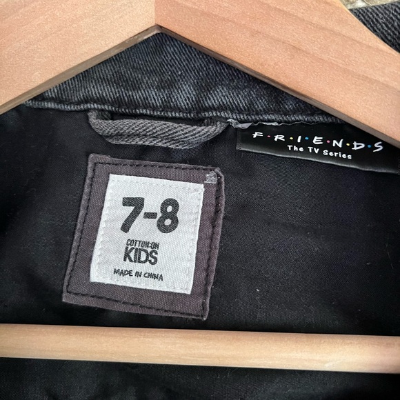 Cotton ON| Kids FRIENDS Denim Jacket - Picture 2 of 5